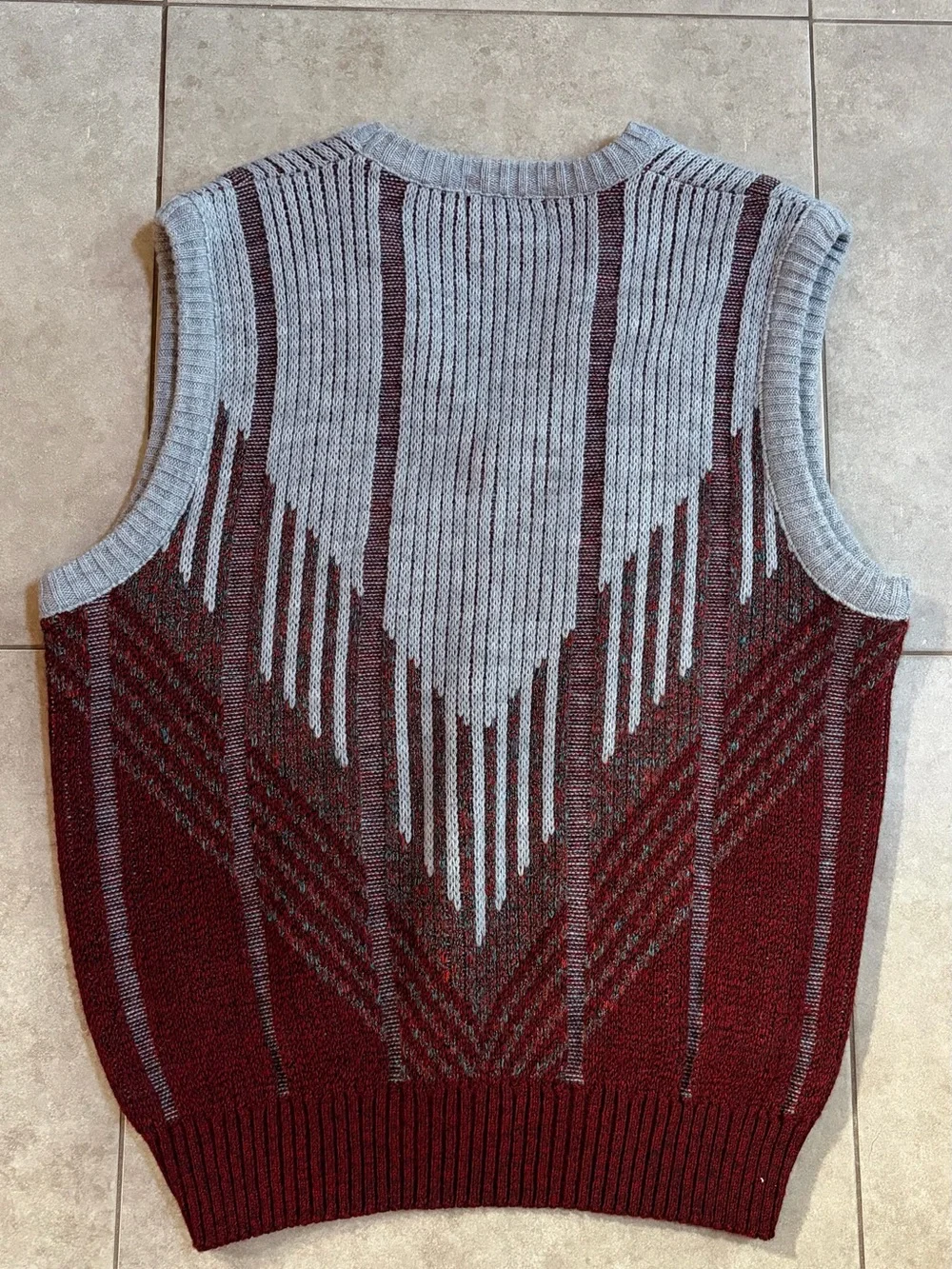 London Fog Vintage Mens Sweater Vest Maroon Gray Geometric Wool Blend L Preppy